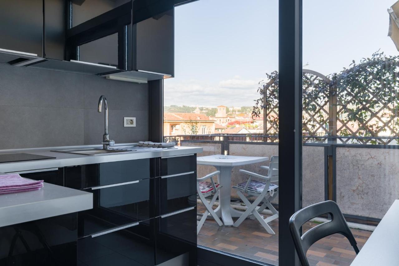 Central Apartment Behind The Arena Верона Екстериор снимка